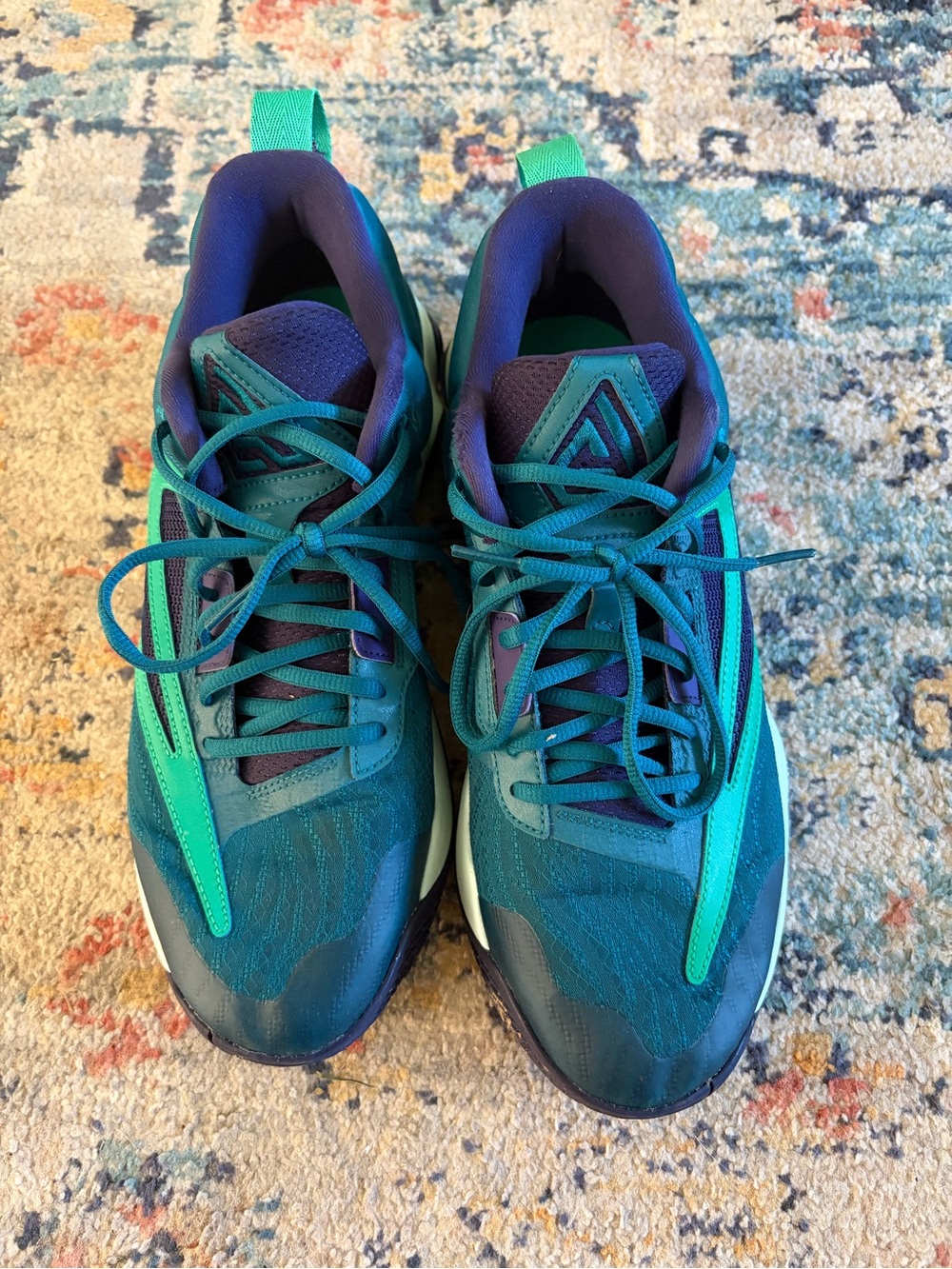 Nike Men's Teal and Purple Athletic Sneakers